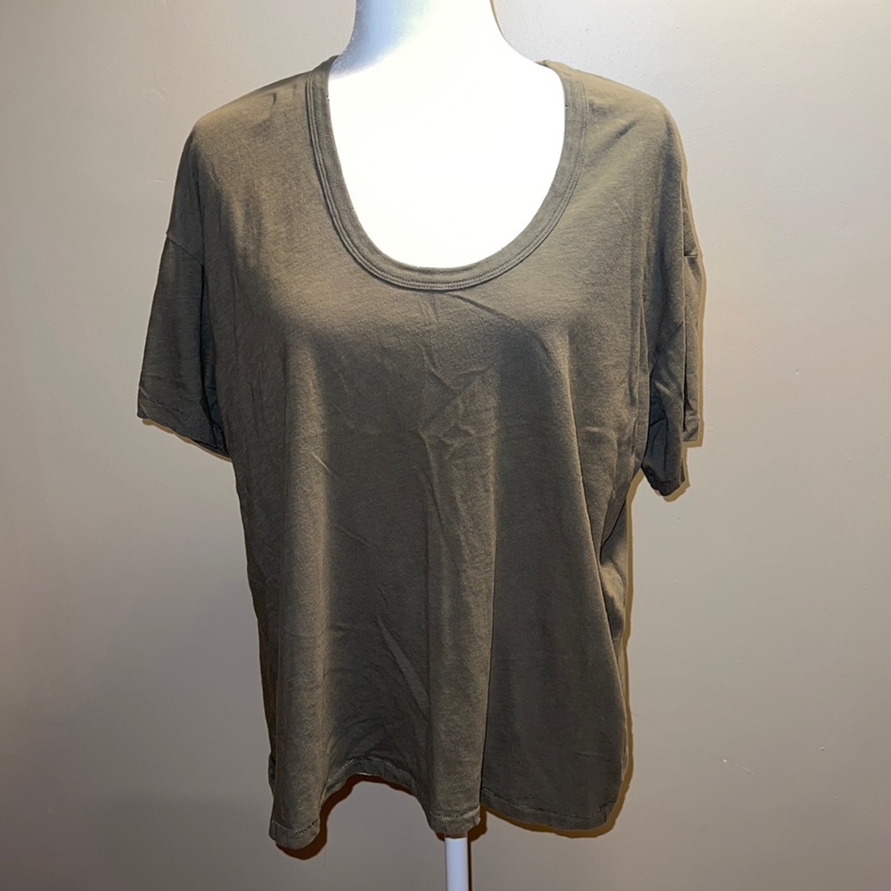 American Eagle boyfriend tee🌿